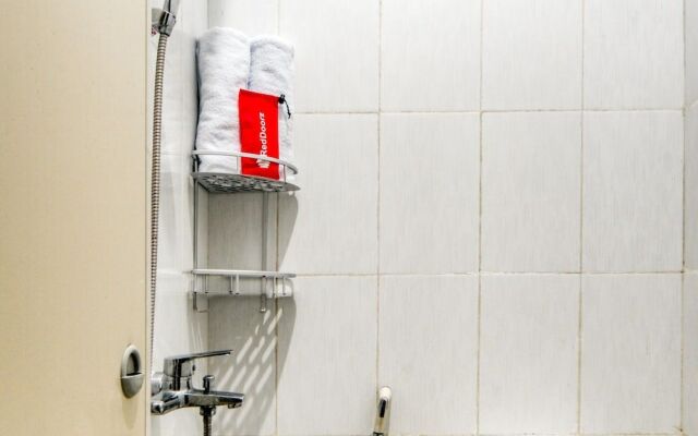 RedDoorz near Graha Cijantung Mall