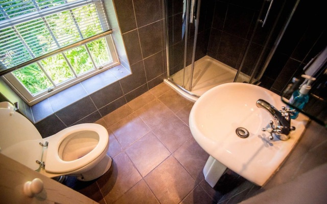 The Cors Country House