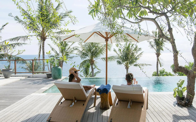 Malimbu Cliff Villa