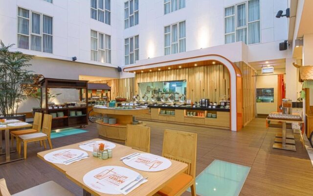 HARRIS Hotel Raya Kuta Bali