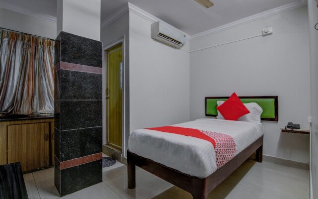 Oyo 14323 Anupama Hotel