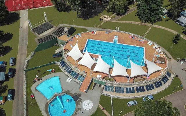 Happy Camp mobile homes in Füred Camping