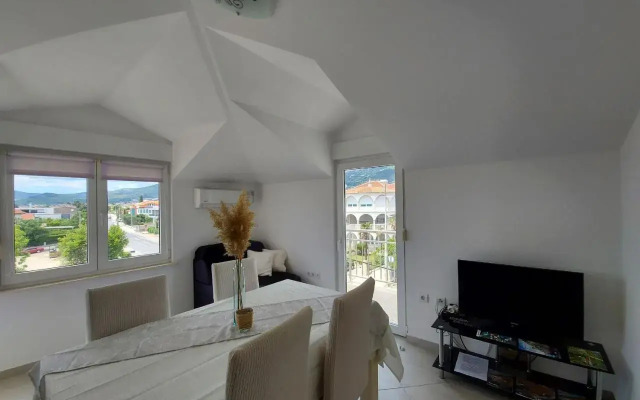 Apartments Karadza