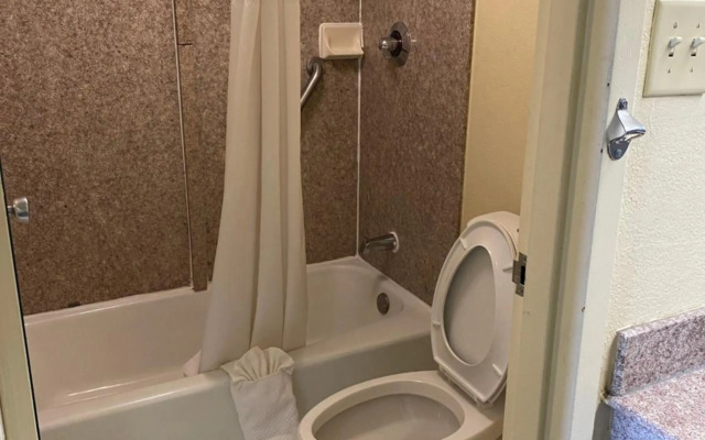 Quality Inn Elizabeth City near University