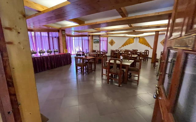OYO Premium Log Huts