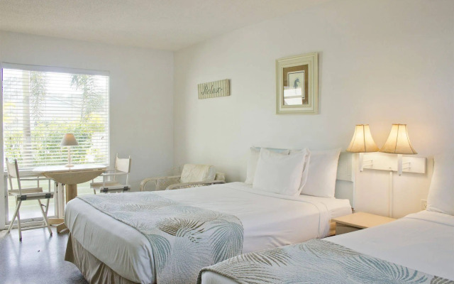 Seaspray Surf Lodge