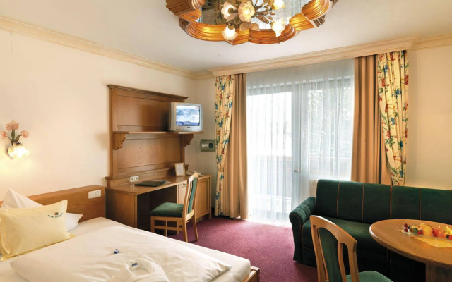 Hotel Alpendorf