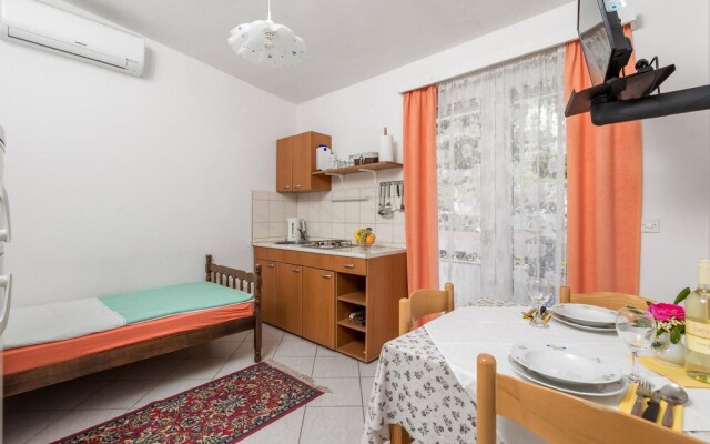 Nice Apartment in Bosana With Wifi and 1 Bedrooms