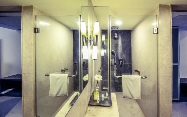 Ebony Boutique Hotel