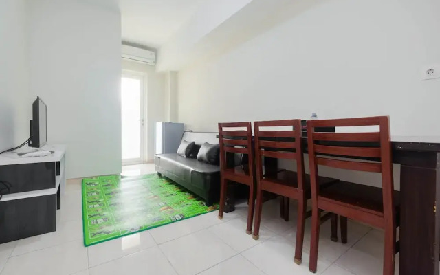 Pool View 2BR Apartment @ Springlake Summarecon