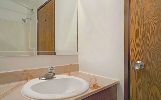 Super 8 By Wyndham Buffalo