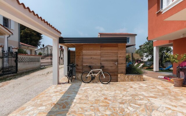 Stunning Home in Barbariga With 2 Bedrooms, Wifi and Outdoor Swimming Pool