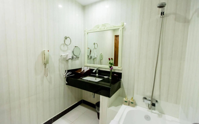 Green Palace Hotel