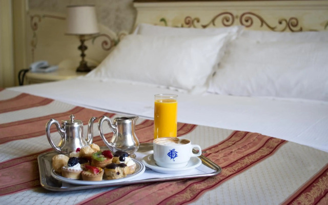 Colomba D'Oro Hotel