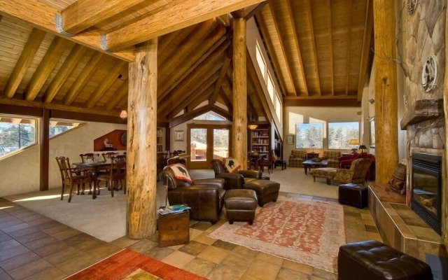 Downtown Penthouse 4 Bedroom Condo