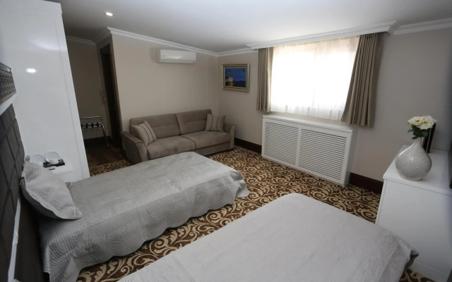 K Suites Hotel