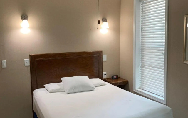 District Hotel