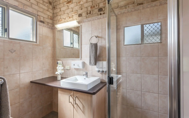 Highlander Motor Inn & Apartments