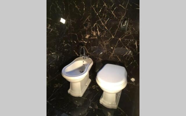 Terrazzo Esclusivo Con Zona Solarium Da 200 Mq