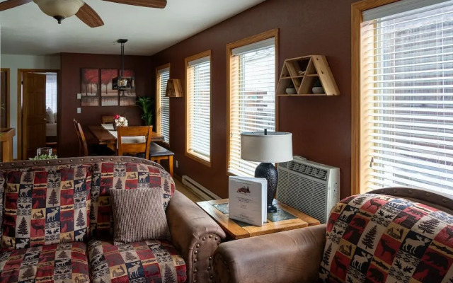Alpenglow Three Bedroom Two Bath XL A17