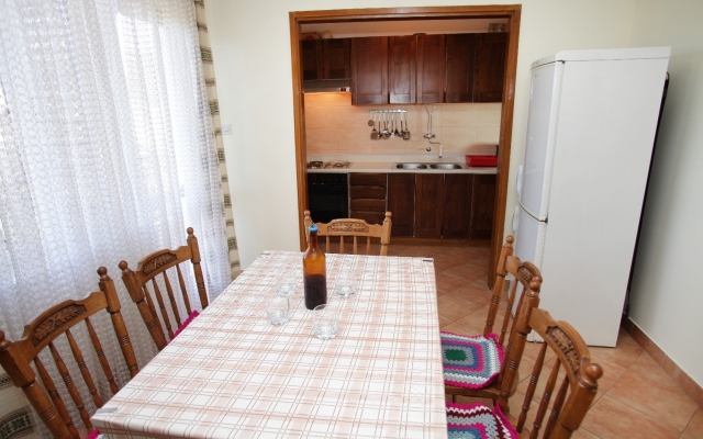 Apartment Marin - comfortable apartment near sea: A1 Vinisce, Riviera Trogir