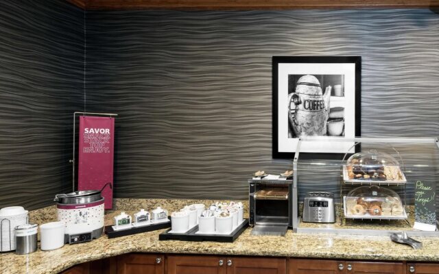 Hampton Inn & Suites Jacksonville Deerwood Park