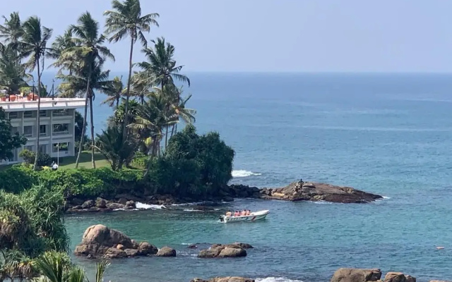 Lavinia Bay Beach Hotel