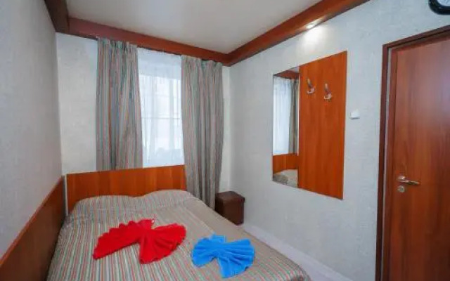42 Km Hotel