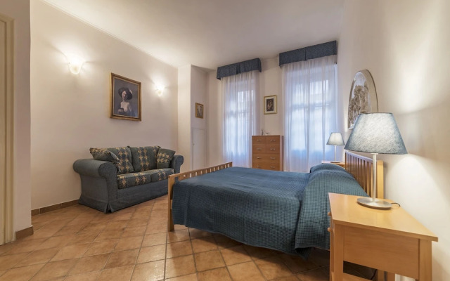 San Lorenzo Roomy Apartment