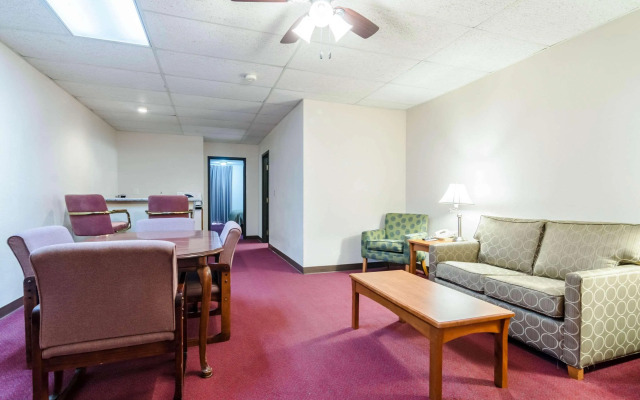 Quality Inn & Suites Salina
