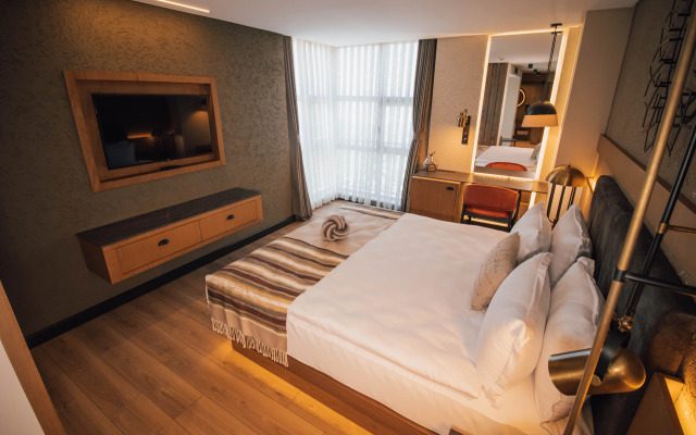 Panagia Suite Hotel