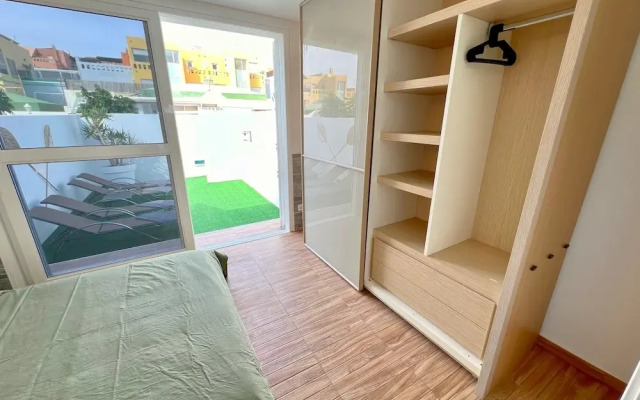 Sea View Bungalow with Communal Pool