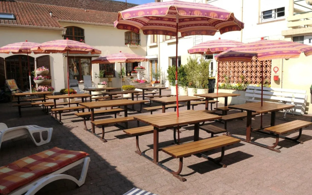Auberge Riva Bella - Hostel