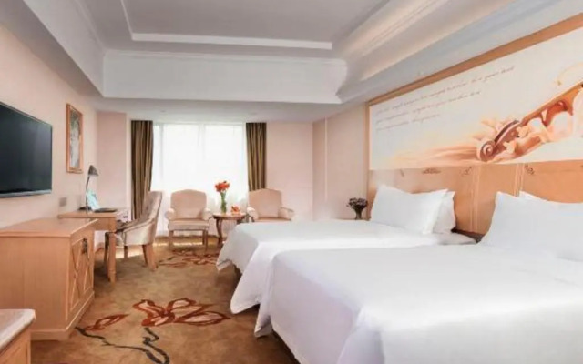 Vienna Hotel (Dongguan Dalang Bus Station)