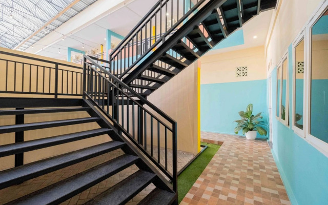 Sans WM Hotel Blitar