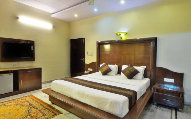 Hotel Roopa International