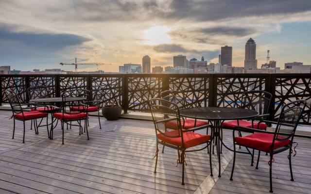 King Bed Free Parking Gym Views