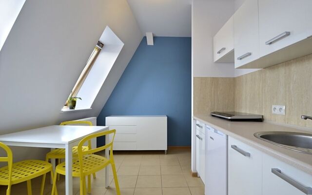 COLOR hostel