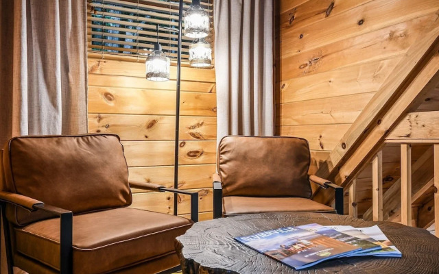 Willow Creek 2 Bedroom Cabin by RedAwning