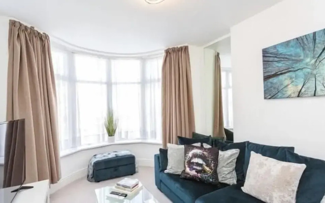 Blackpool Abode - Aurora