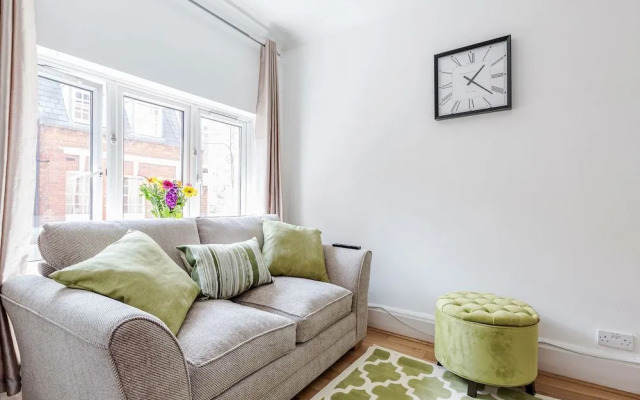 Trendy Covent Garden Apartment