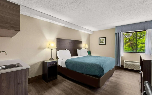 Quality Inn & Suites Columbia