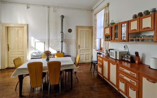 Gästehaus Honigberg next to the Fortified Church of Harman