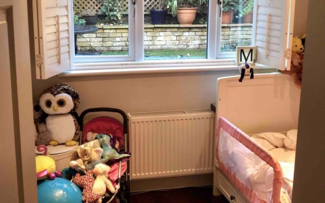 Stylish 2 Bedroom Flat With Large Garden