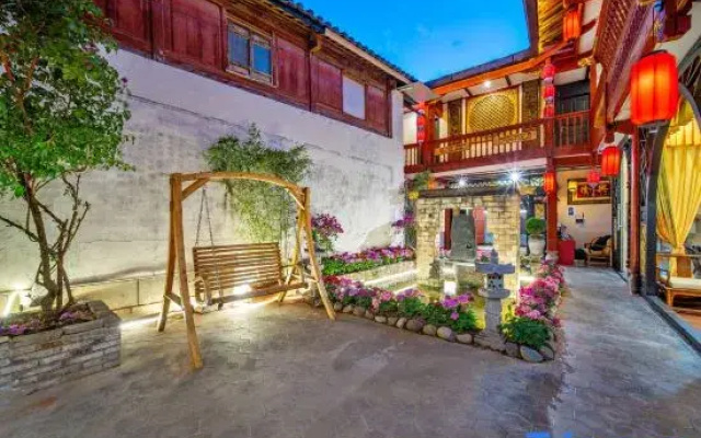 Blessed Harmony Hostel (Lijiang Old Town Mu's Mansion Branch)