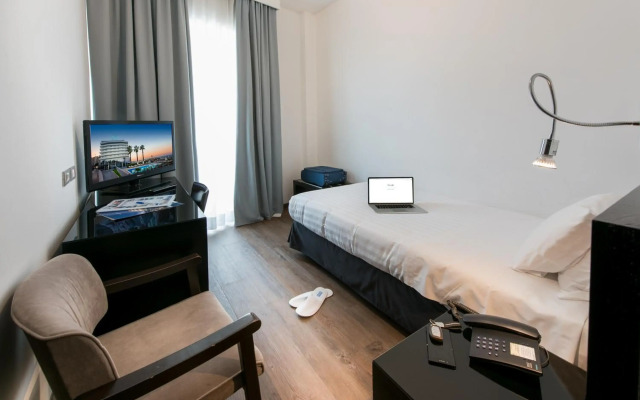 Sea Lion Hotel