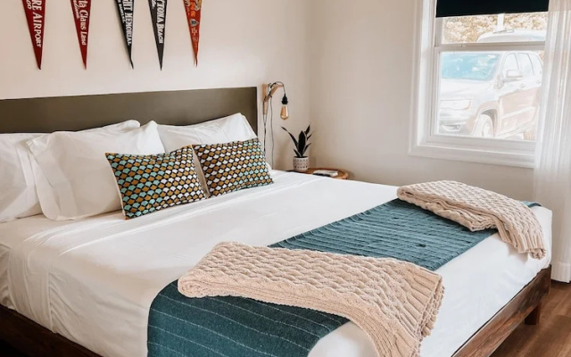 St. Clair Motor Lodge
