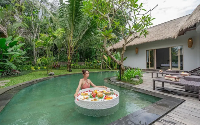 Brand New luxury 3BR Villa Ethnic Ubud 2