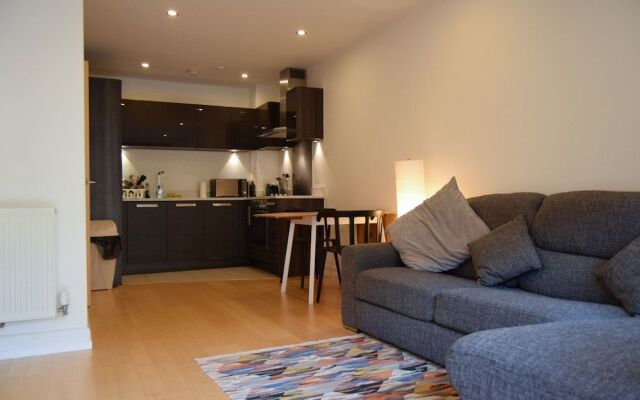 Modern 1 Bedroom Flat in East London