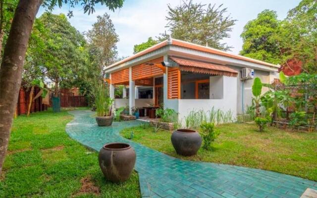 Private Garden Villa With Swimming Pool & kitchen